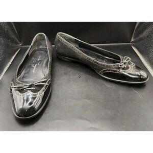Salvatore Ferragamo Graziosa Women’s 9B Black Suede Patent Wing Tip Flats